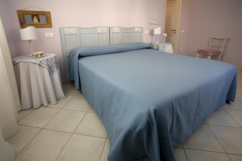Villa Amelia Rooms มารินา ดิ เปียตราซันตา ภายนอก รูปภาพ